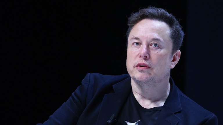 Elon Musk từng cảnh báo tương tự về vấn đề nhập cư ồ ạt diễn ra ở nhiều nước. Ảnh: Getty.