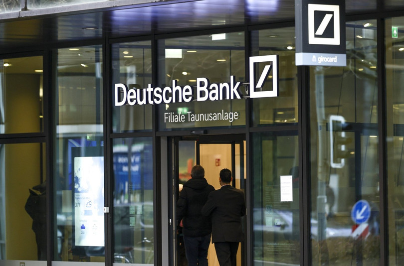 Văn phòng của Deutsche Bank tại Frankfurt, Đức hôm 28/1. Ảnh: EPA.