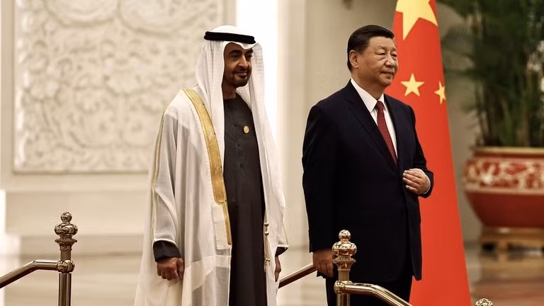 Chủ tịch Trung Quốc Tập Cận Bình và Tổng thống UAE Sheikh Mohammed bin Zayed Al Nahyan tại Bắc Kinh ngày 30/5/2024. Ảnh: Getty.