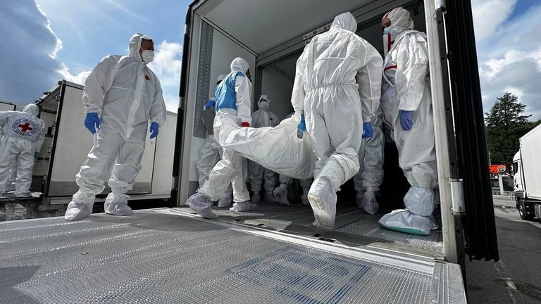 Hoạt động hồi hương thi thể các binh sĩ Ukraine và Nga thiệt mạng ngày 19/8/2025. Ảnh: Getty.