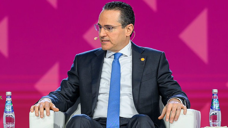 Giám đốc điều hành Shell, ông Wael Sawan, phát biểu tại một hội nghị năng lượng ở Qatar vào tháng 2. Ảnh: Getty.