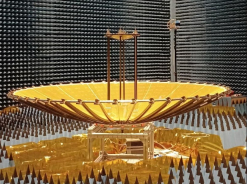 Với ăng-ten rộng 3 mét được gắn kèm, CarbSAR có khả năng chụp ảnh bề mặt Trái Đất với độ phân giải lên tới 50 cm. Ảnh: PM.