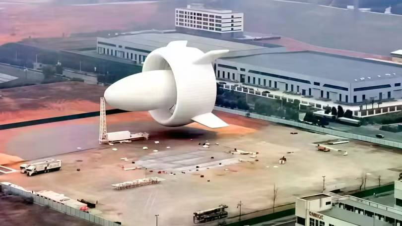 Khí cầu có hình dáng kỳ lạ ở Trung Quốc. Ảnh: IE.