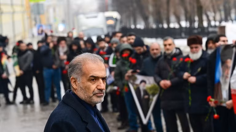 Đại sứ Iran tại Moscow Kazem Jalali, tham dự sự kiện tưởng niệm lãnh tụ tối cao Iran Ayatollah Ali Khamenei, được tổ chức tại Moscow, Nga vào ngày 2/3. Ảnh: Getty.