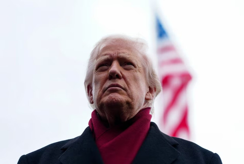 Tổng thống Mỹ Donald Trump trước lúc khởi hành đến Căn cứ Liên hợp Andrews ngày 22/11/2025. Ảnh: Reuters.