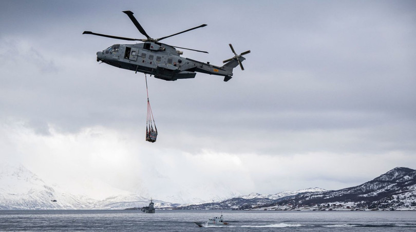 Ngày 10/3/2024, các lực lượng liên hợp tham gia cuộc tập trận quân sự Nordic Response 24, một phần của cuộc tập trận lớn hơn Steadfast Defender của NATO, gần Sorstraumen, phía trên Vòng Bắc Cực ở Na Uy. Ảnh: AFP.