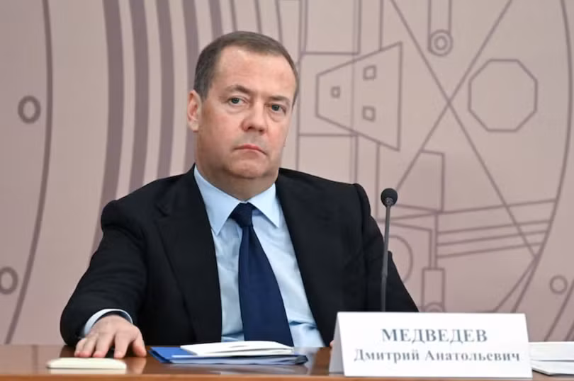 Phó Chủ tịch Hội đồng An ninh Nga Dmitry Medvedev tham dự cuộc họp của Hội đồng Khoa học và Giáo dục tại Viện Nghiên cứu Hạt nhân Liên hợp ở thành phố Dubna, vùng Moscow, Nga ngày 13/6/2024. Ảnh: Reuters.