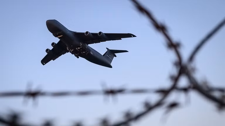 Một máy bay vận tải quân sự Lockheed C-5 Galaxy của Mỹ. Ảnh: Getty.