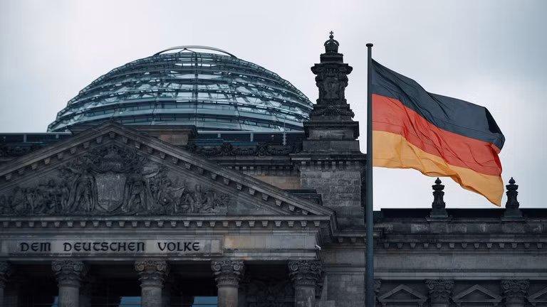 Khủng hoảng liên tục diễn ra khiến nền kinh tế Đức rơi vào trạng thái trì trệ kéo dài. Ảnh: Bloomberg.