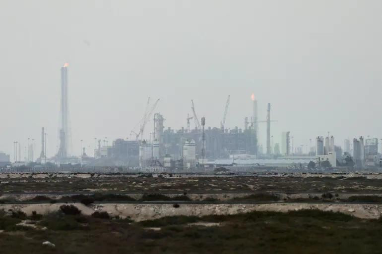 Các cơ sở sản xuất khí tự nhiên hóa lỏng của tập đoàn QatarEnergy tại Khu công nghiệp Ras Laffan. Ảnh: Reuters.