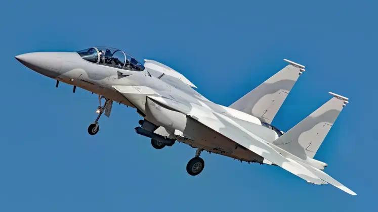 qatar-tuyen-bo-ban-ha-su-24-cua-iran-f-15qa-lan-dau-tham-gia-khong-chien-2.jpg