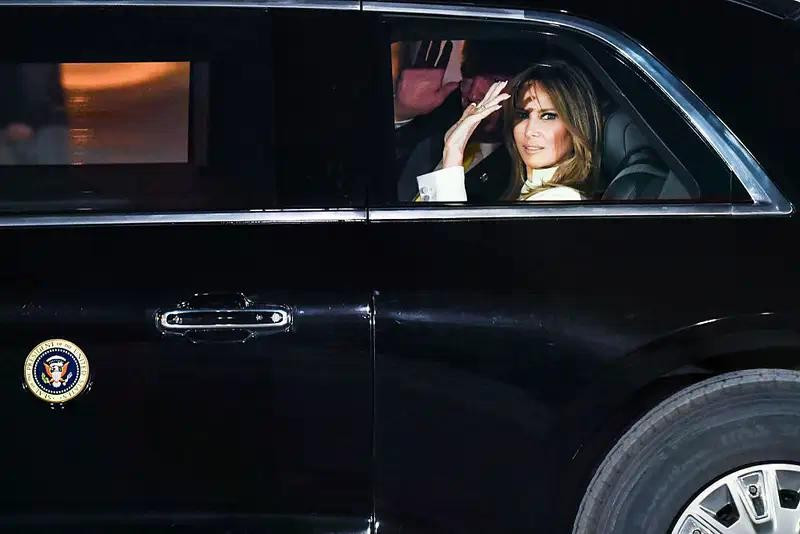 nhung-chi-tiet-bat-ngo-trong-20-ngay-lich-su-cua-ba-melania-trump-2.jpg