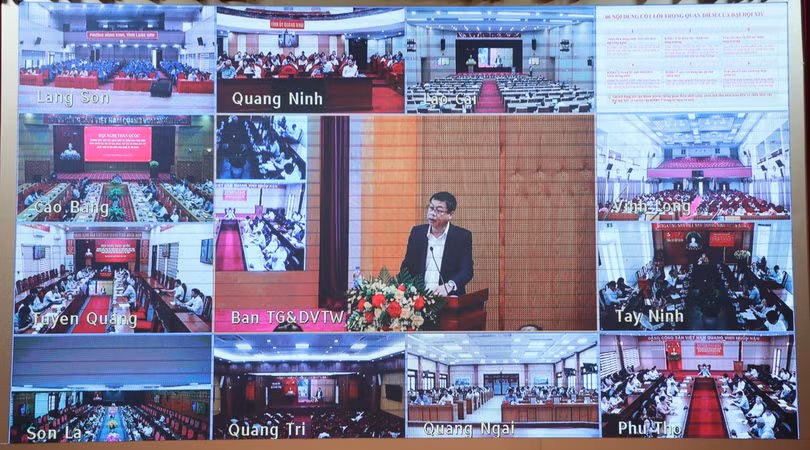 hoi-nghi-duoc-ket-noi-truc-tuyen-den-cac-diem-cau-tren-ca-nuoc.jpg