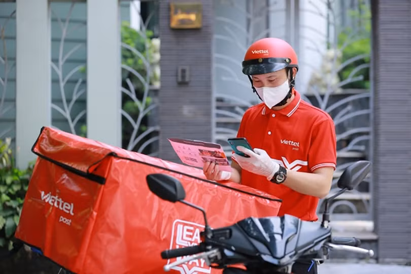 Viettel Post sẽ áp dụng phụ phí xăng dầu bằng 10% cước vận chuyển, áp dụng từ ngày 16/3.