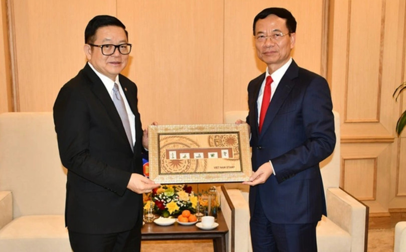 Bộ trưởng Bộ Khoa học và Công nghệ Nguyễn Mạnh Hùng và ông Kao Kim Hourn, Tổng Thư ký ASEAN tại buổi tiếp.