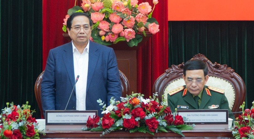 Thủ tướng Chính phủ cũng đề nghị tập trung phát triển công nghiệp quốc phòng theo hướng chủ động, tự lực, tự cường, lưỡng dụng, hiện đại