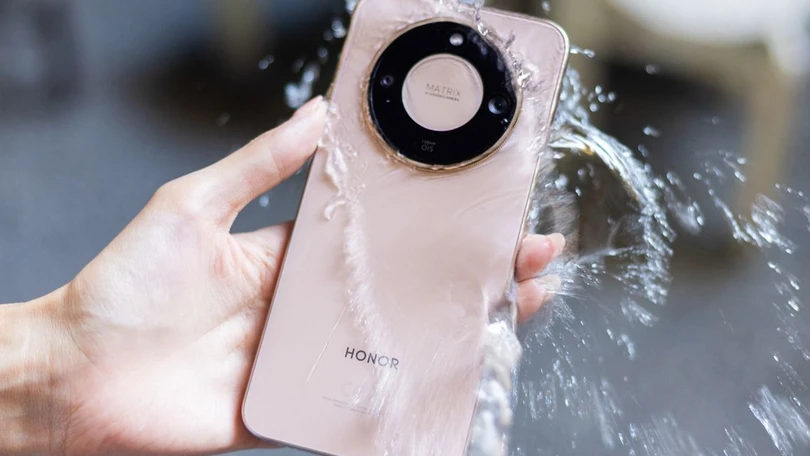 Smartphone "nồi đồng, cối đá" ra mắt tại Việt Nam, giá từ 10 triệu đồng