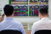 Nhà đầu tư chứng khoán nên làm gì sau phiên tăng mạnh nhất từ khi nâng hạng?