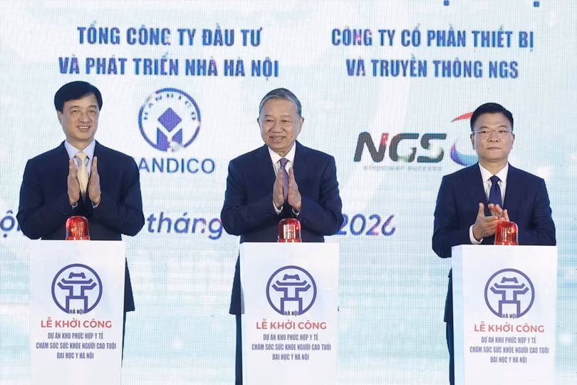 Tổng bí thư Tô Lâm và các đại biểu thực hiện nghi thức khởi công. Ảnh: Thống Nhất – TTXVN