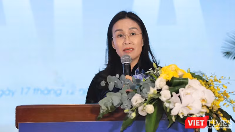 Bà Nguyễn Thị Anh Thi, Phó Chủ tịch UBND TP Đà Nẵng phát biểu tại chương trình "Gặp gỡ Hàng không đồng hành cùng du lịch Đà Nẵng 2025".