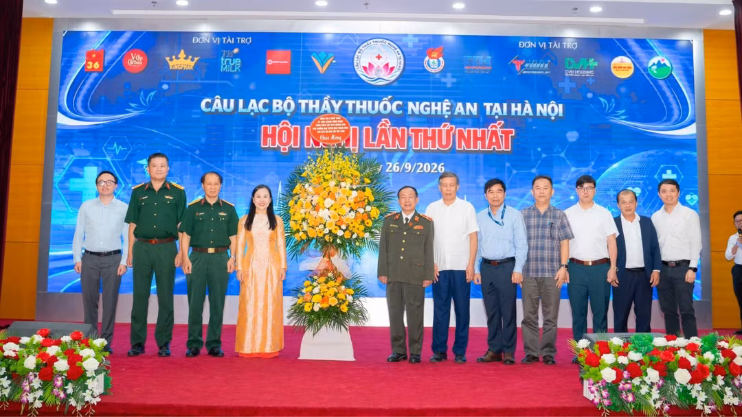Hơn 400 thầy thuốc Nghệ An ở Hà Nội chung sức vì quê nhà