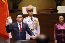 Chủ tịch Quốc hội tuyên thệ nhậm chức.
