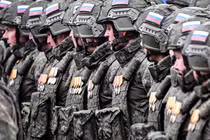Quân nhân Nga diễu hành trên Quảng trường Đỏ trong lễ duyệt binh Ngày Chiến thắng năm 2024. Ảnh: AFP.