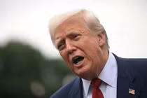 Tổng thống Mỹ Donald Trump phát biểu với báo chí trước khi lên trực thăng tại Bãi cỏ phía Nam của Nhà Trắng ở Washington, DC, vào ngày 1/8. Ảnh: AFP.