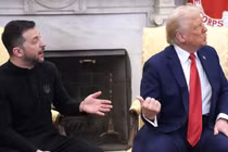 Tổng thống Mỹ Donald Trump và nhà lãnh đạo Ukraine Volodymyr Zelensky gặp nhau tại Phòng Bầu dục ở Nhà Trắng vào ngày 28/2. Ảnh: Getty.