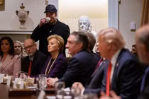 Tổng thống Mỹ Donald Trump chủ trì cuộc họp nội các vào tháng 2. Ảnh: Getty.