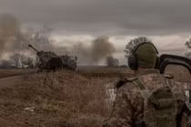 Binh sĩ Ukraine bắn pháo Archer 155mm do Thụy Điển sản xuất vào các vị trí của Nga ở Donetsk ngày 20/1/2024 (Ảnh: AFP)
