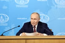 Tổng thống Nga Vladimir Putin phát biểu trong cuộc gặp với lãnh đạo Bộ Ngoại giao Nga tại Moscow, Nga (Ảnh: Sputnik)