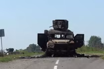 Xe quân sự Ukraine bị phá hủy ở vùng Kursk của Nga ngày 20/8 (Ảnh: Sputnik)