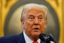 Tổng thống Mỹ Donald Trump phát biểu tại Nhà Trắng ở Washington, Mỹ ngày 5/2. Ảnh: Reuters.