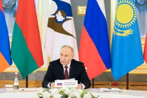 Tổng thống Nga Vladimir Putin dự hội nghị EAEU lần thứ 10 ở Moscow, Nga (Ảnh: RT)