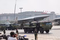 Các loại UAV hiện đại xuất hiện trong cuộc duyệt binh ngày 3/9 ở Trung Quốc. Ảnh: Reuters.