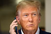 Tổng thống Mỹ Donald Trump tiết lộ đã có nhiều cuộc điện đàm với lãnh đạo Nga. Ảnh: Getty.