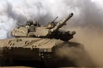 Xe tăng Merkava Mark III của quân đội Israel tham gia một cuộc tập trận. Ảnh: Getty.