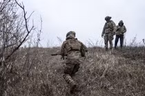 Lực lượng Ukraine lo ngại về khả năng bị Nga siết chặt vòng vây. Ảnh: Getty.