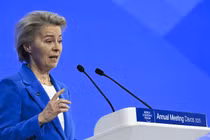 Chủ tịch Ủy ban Châu Âu Ursula von der Leyen tham dự cuộc họp thường niên của Diễn đàn Kinh tế Thế giới (WEF) tại Davos, Thụy Sĩ vào ngày 21/1. Ảnh: Getty.