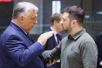 Thủ tướng Hungary Viktor Orban và Tổng thống Ukraine Volodymyr Zelensky. Ảnh: Getty.