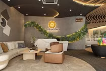Một ‘phiên bản’ khác của Louis Holdings 
