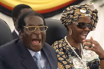Hai vợ chồng tổng thống Zimbabwe