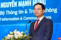 Bộ trưởng Nguyễn Mạnh Hùng cho rằng người Việt Nam có cảm thấy an toàn khi chuyển đổi số hay không là phụ thuộc vào các nền tảng số Việt Nam có độ an toàn cao, phụ thuộc vào sự bảo vệ của các doanh nghiệp ATTT Việt Nam.