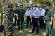 Bộ trưởng Nguyễn Thanh Long đi kiểm tra công tác phòng, chống COVID-19 tại Kiên Giang (Ảnh - BYT) 