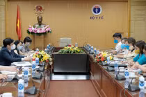 Bộ trưởng Bộ Y tế Nguyễn Thanh Long làm việc với bà Rana Flowers - Trưởng Đại diện UNICEF Việt Nam - về việc cung ứng vaccine phòng COVID-19 (Ảnh - Trần Minh) 
