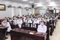 Các bác sĩ tại buổi tập huấn. Ảnh: Bệnh viện Da liễu Trung ương. 