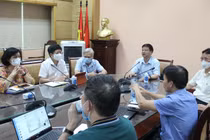 GS.TS. Nguyễn Văn Kính chủ trì họp Hội đồng chuyên môn cập nhật hướng dẫn chẩn đoán và điều trị COVID-19 (Ảnh - BYT) 