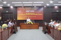 Bà Nguyễn Thu Phương, Phó Giám đốc Sở TT&TT TP Đà Nẵng, Trưởng Ban Tổ chức Giải báo chí “Tuyên truyền về chuyển đổi số TP Đà Nẵng” năm 2024 phát biểu tại Họp báo.