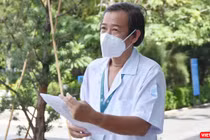 GS.TS.BS Nguyễn Văn Vĩnh Châu - Giám đốc BV Bệnh Nhiệt đới TP.HCM (Ảnh: Khôi Nguyễn)